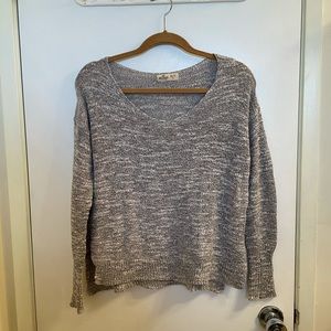 Gray speckled v neck long sleeve sweater
